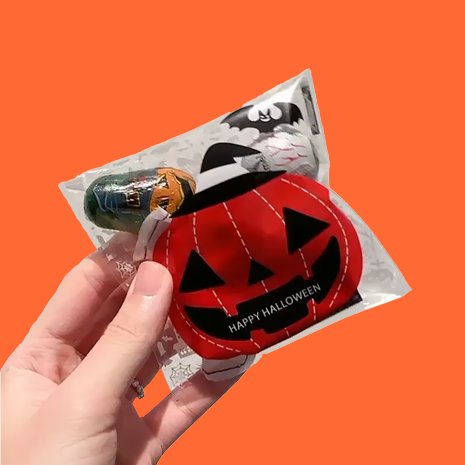 
            
                Load image into Gallery viewer, Halloween Snack Pack
            
        